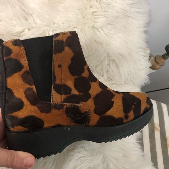 LOUISE ET CIE Zareb cow hide Platform Bootie - Picture 8 of 11